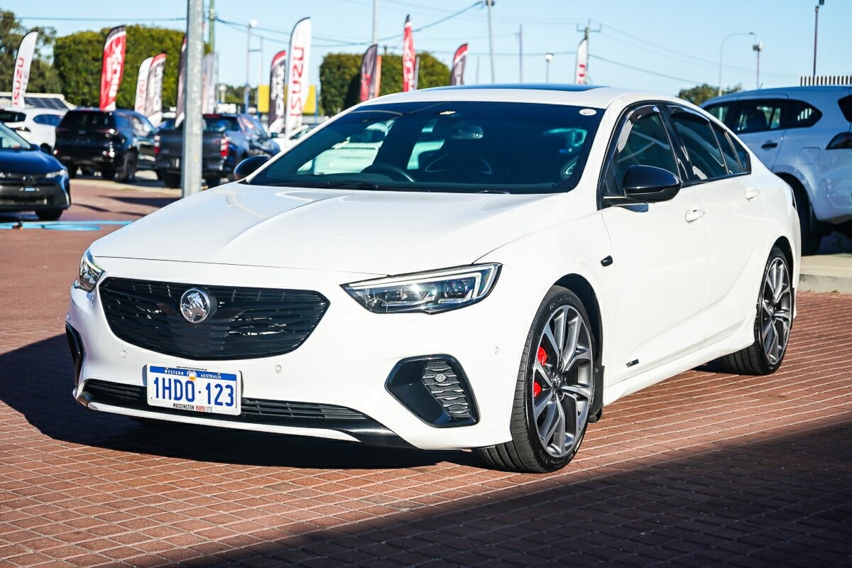 Holden Commodore image 4