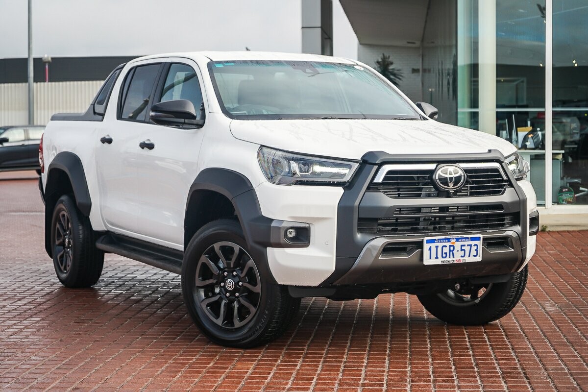 Toyota Hilux image 1