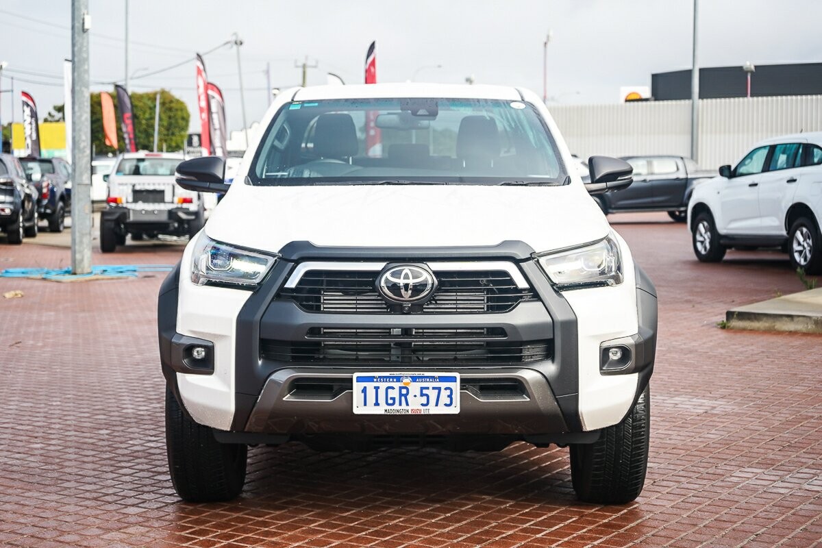 Toyota Hilux image 3