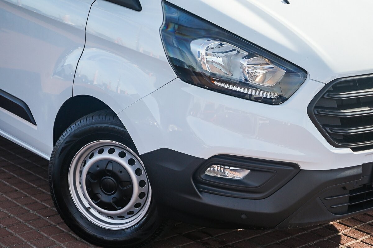 Ford Transit Custom image 2