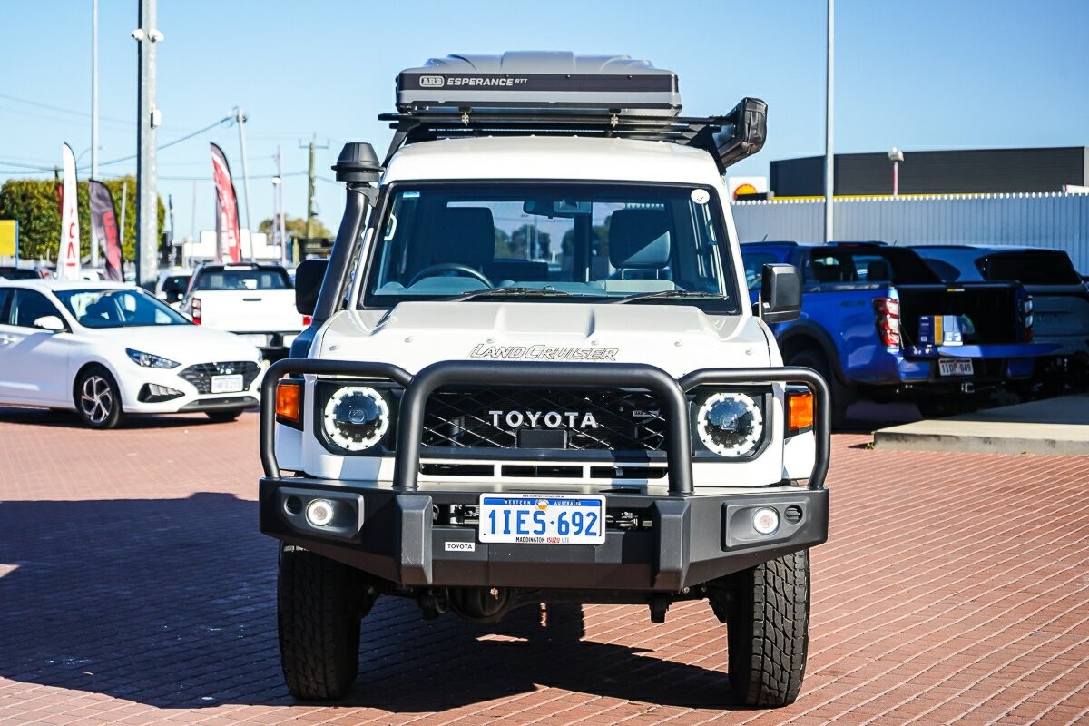 Toyota Landcruiser image 3
