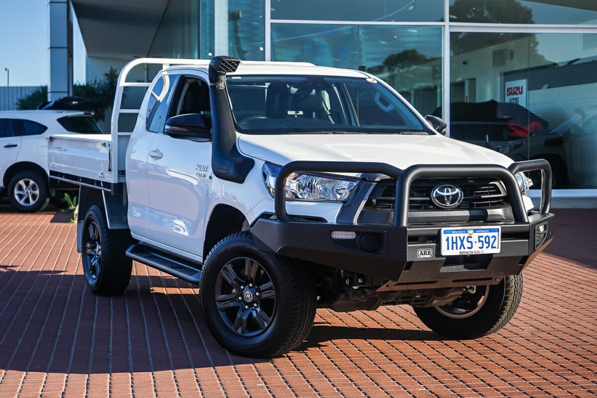 Toyota Hilux image 1