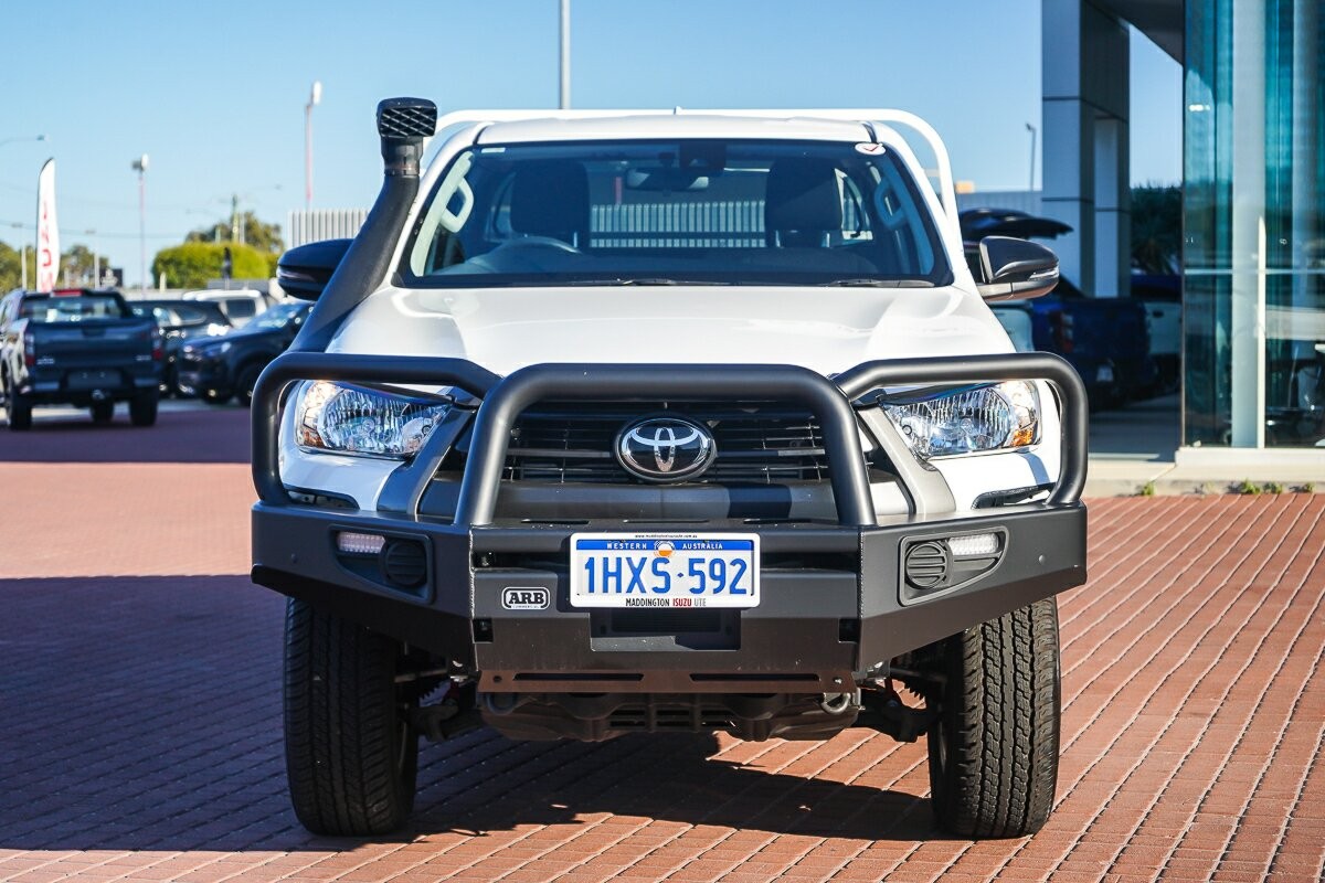 Toyota Hilux image 3