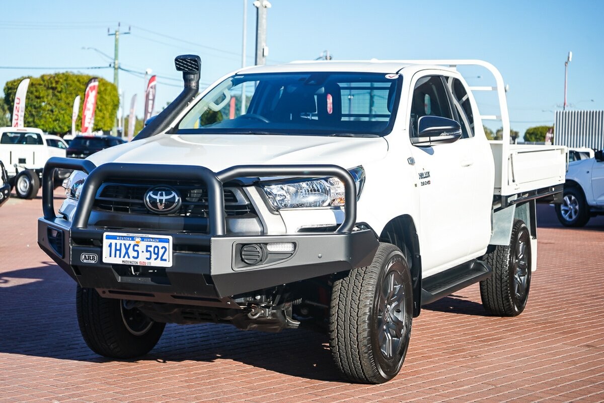 Toyota Hilux image 4