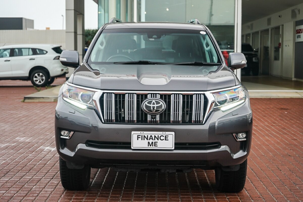 Toyota Landcruiser Prado image 3