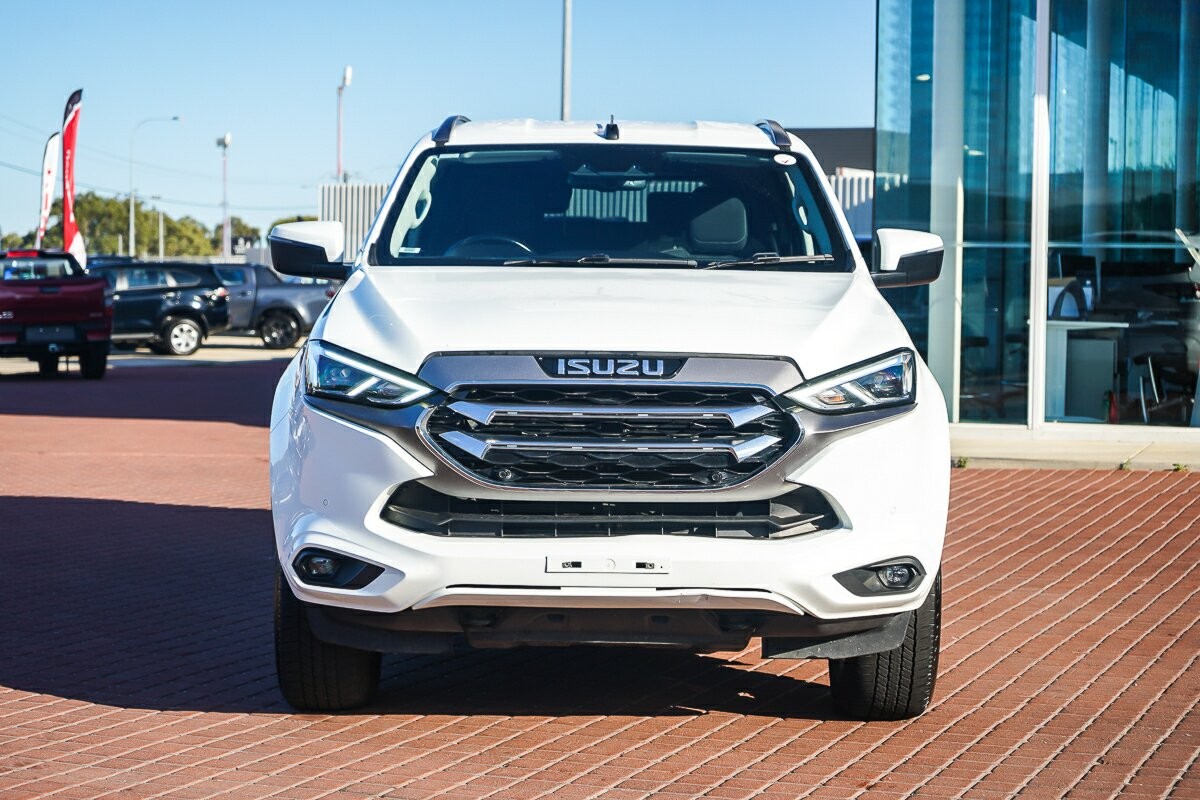 Isuzu Mu-x image 3