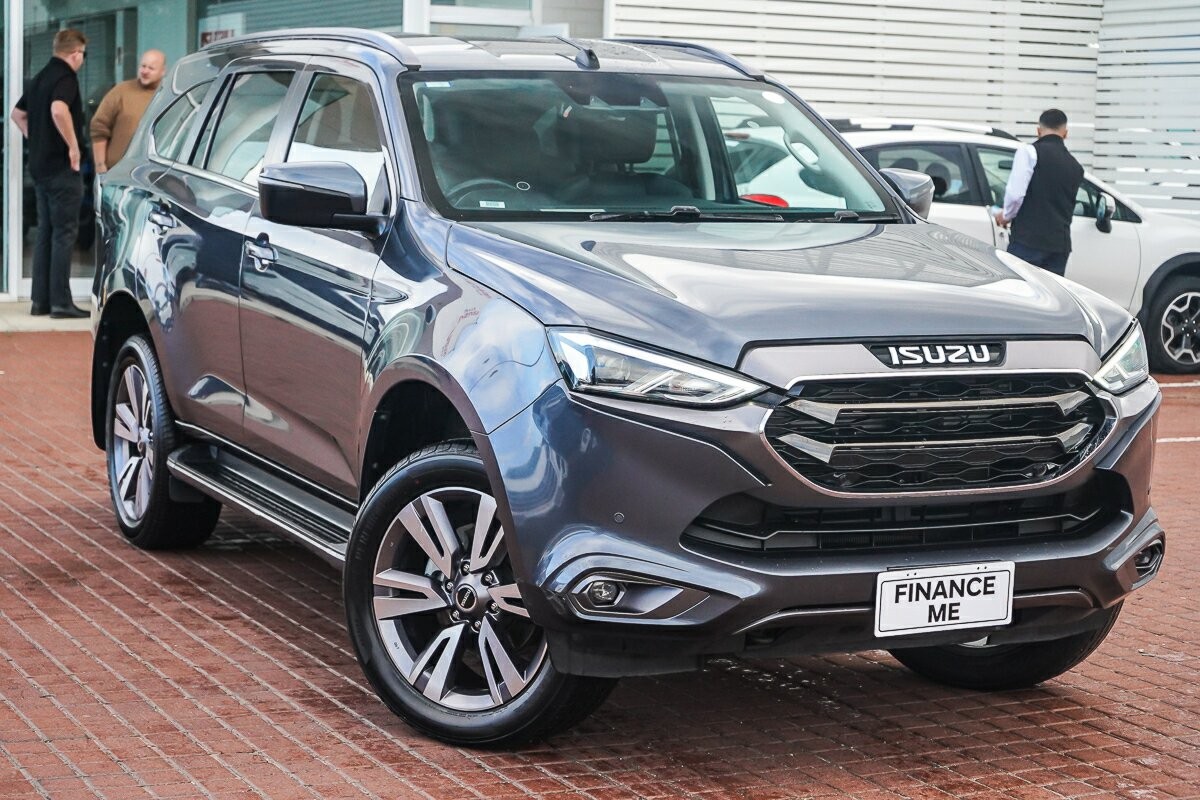 Isuzu Mu-x image 1