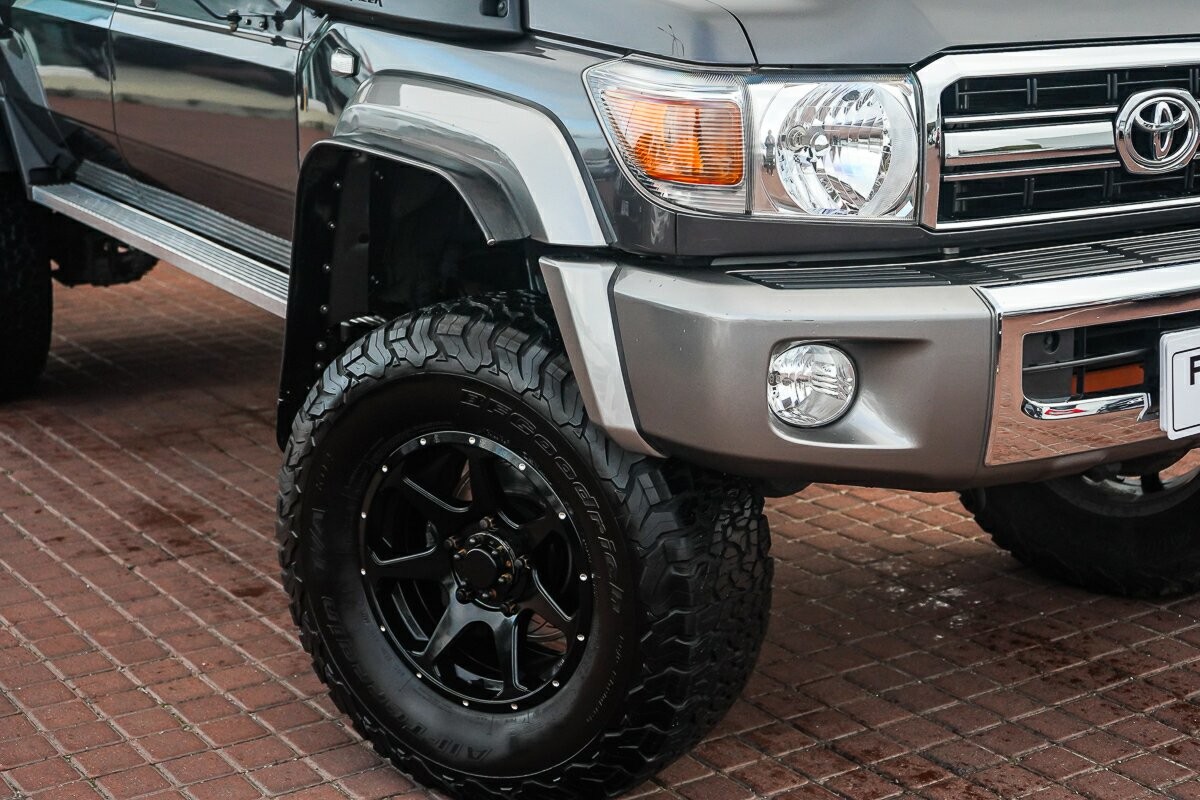 Toyota Landcruiser image 2