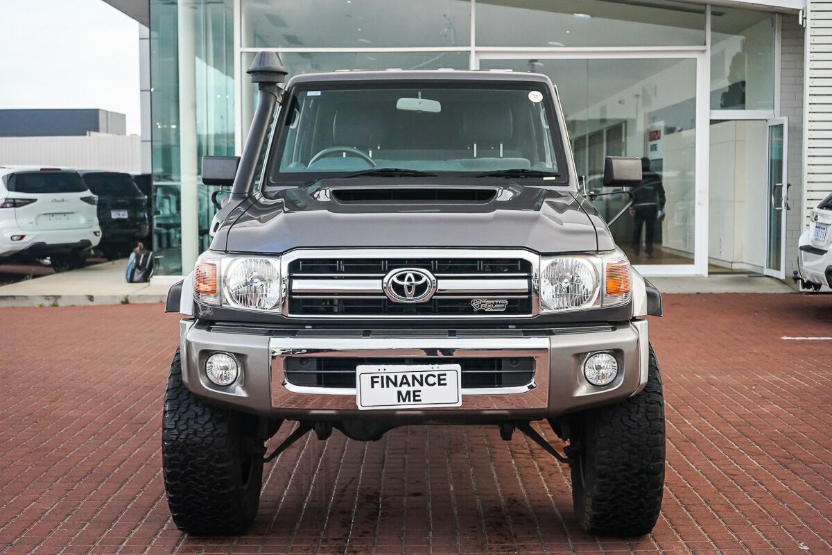 Toyota Landcruiser image 3