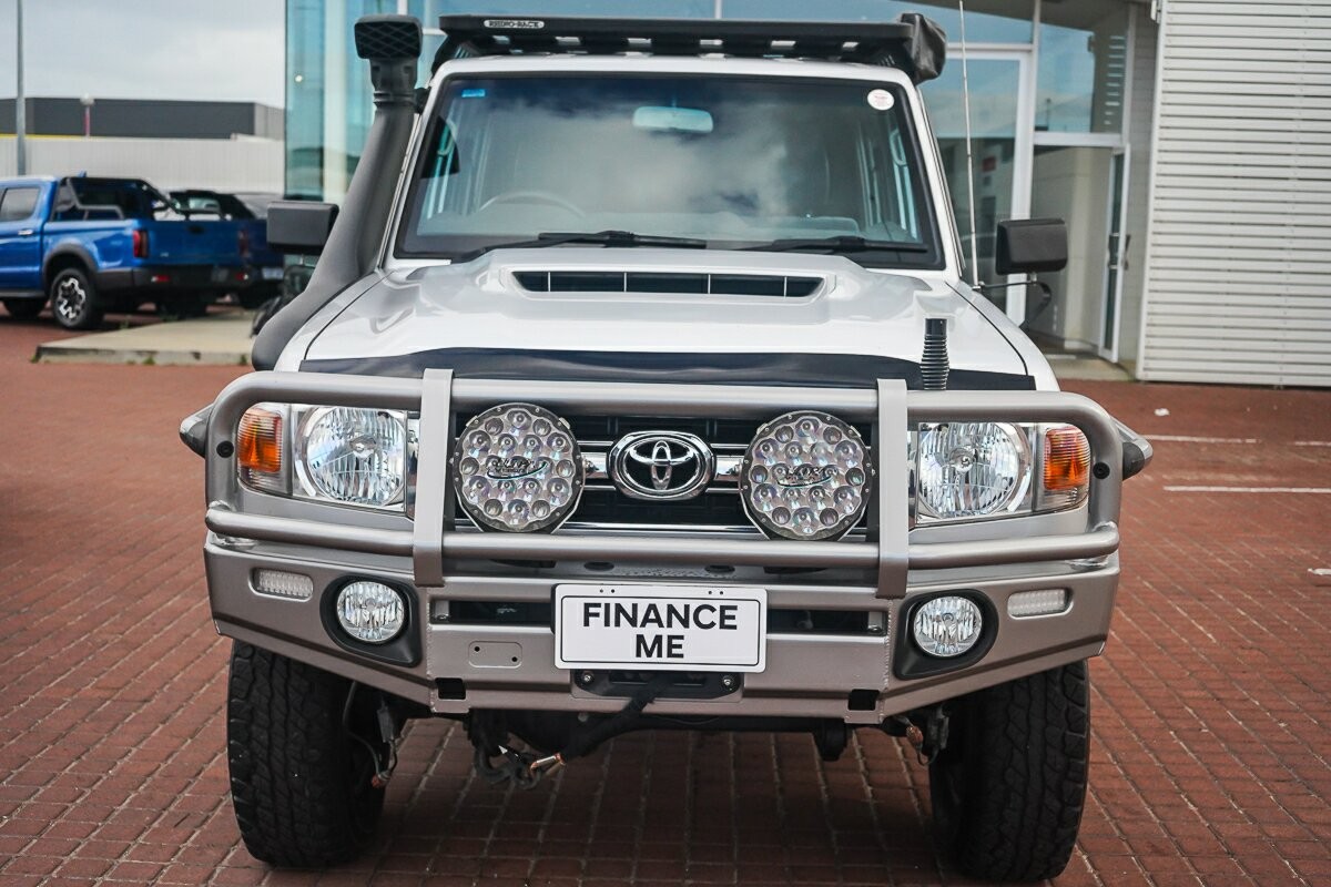Toyota Landcruiser image 3