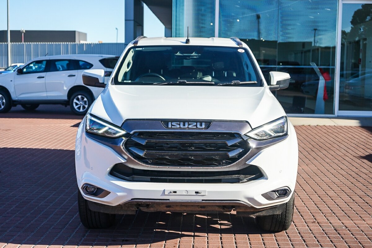 Isuzu Mu-x image 3