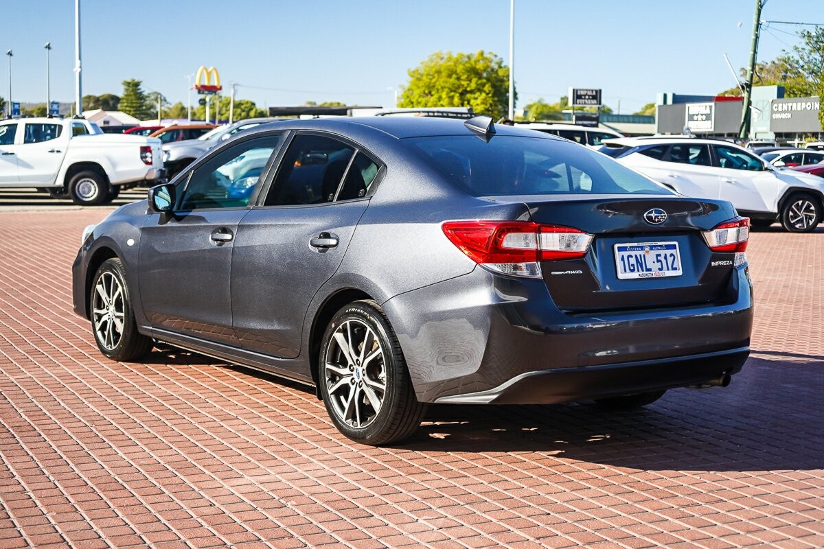 Subaru Impreza image 3