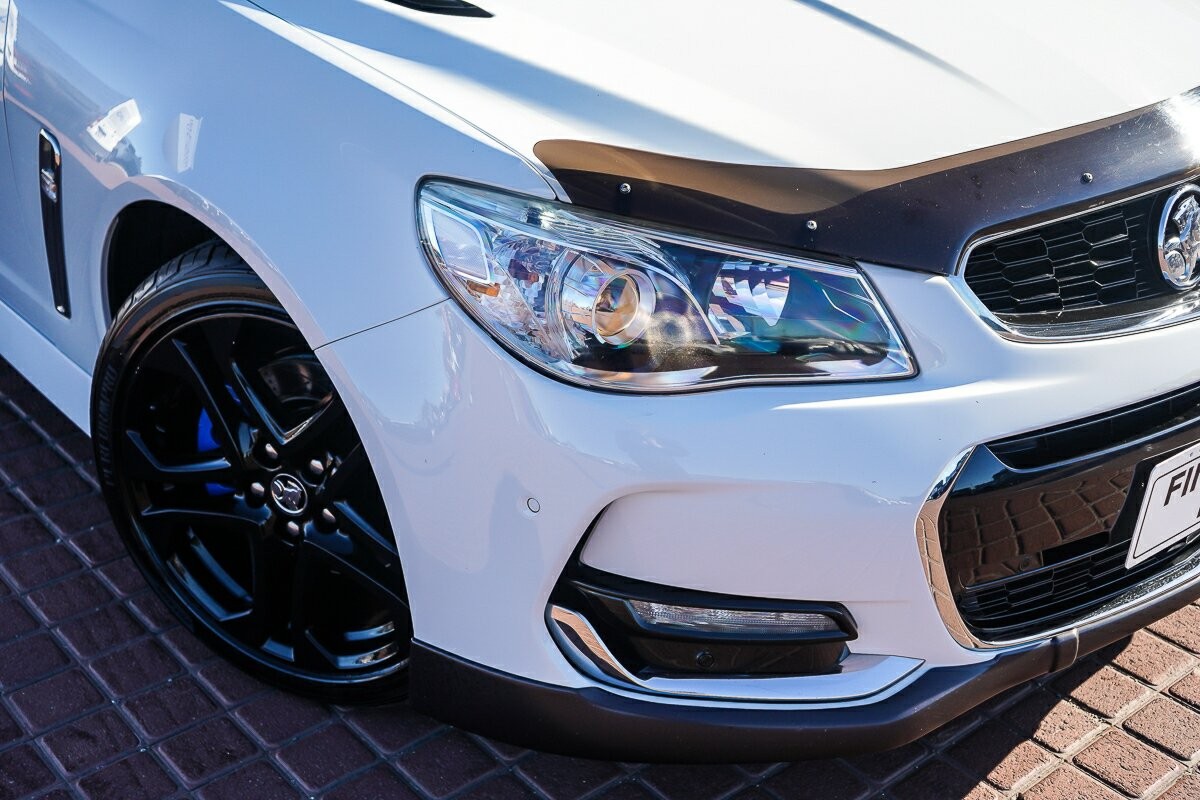 Holden Commodore image 2