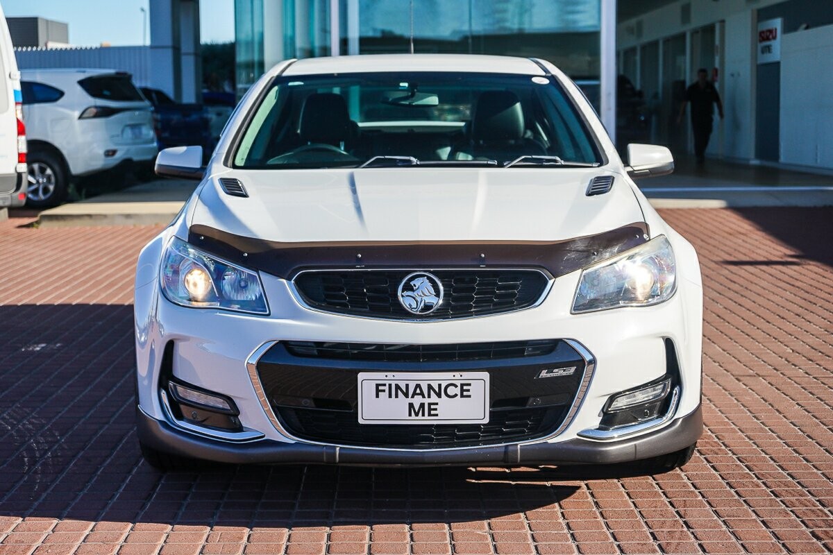 Holden Commodore image 3