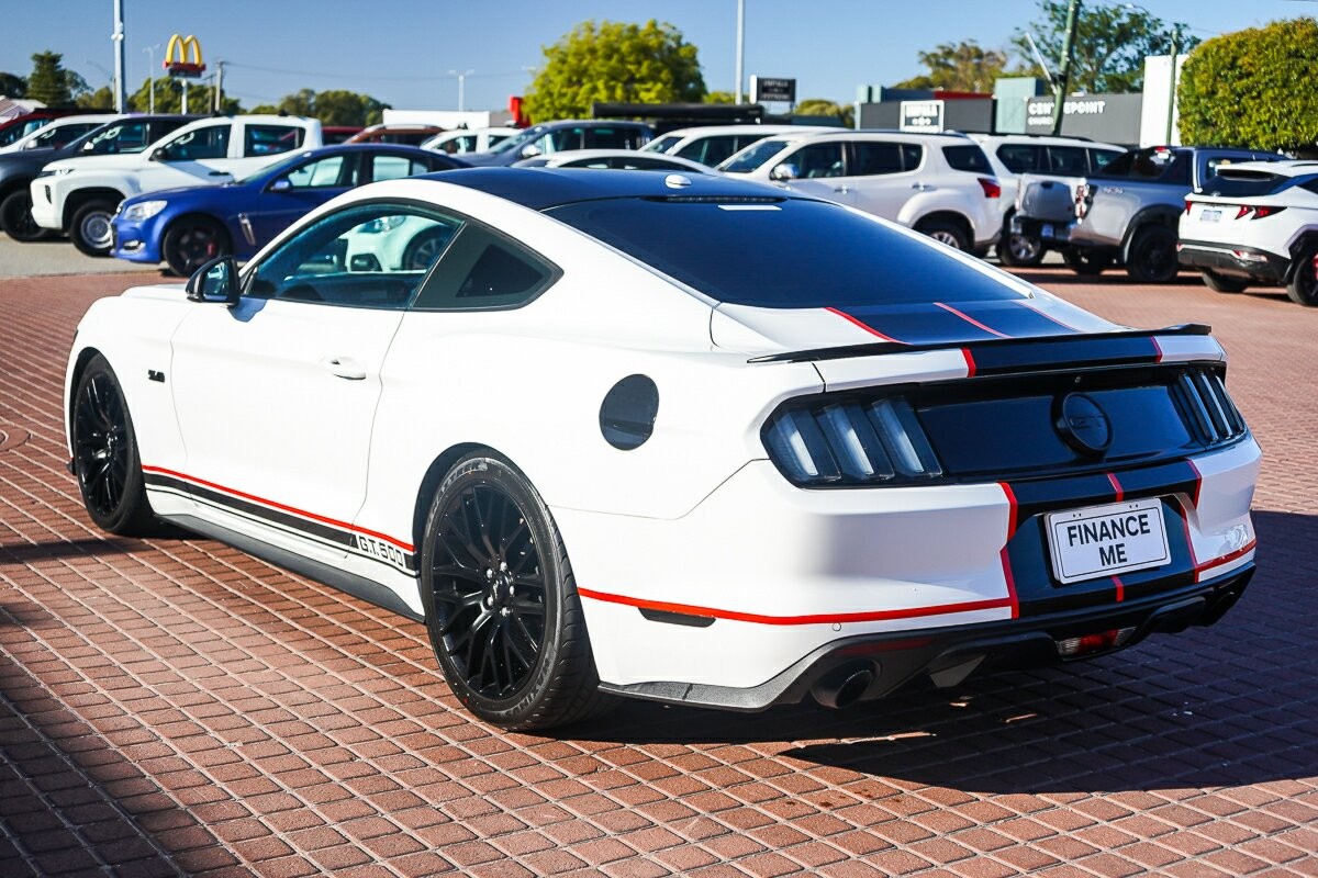 Ford Mustang image 2
