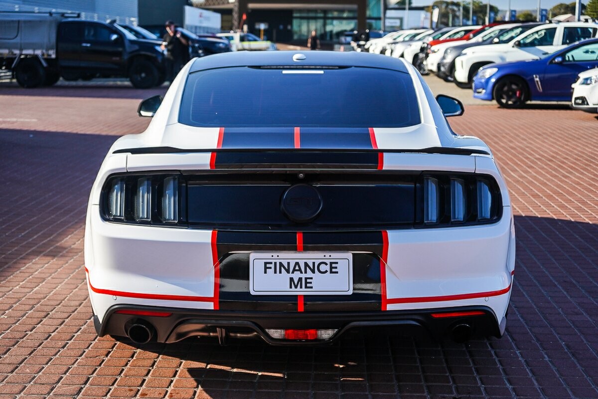 Ford Mustang image 3