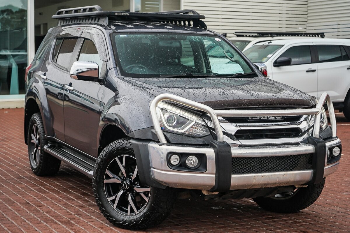 Isuzu Mu-x image 1