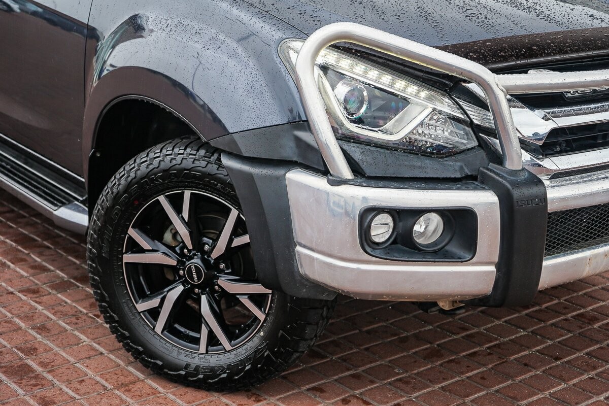 Isuzu Mu-x image 2