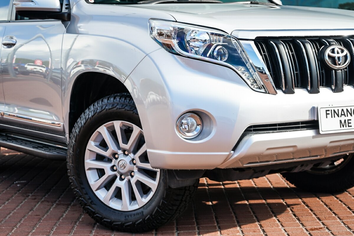 Toyota Landcruiser Prado image 2
