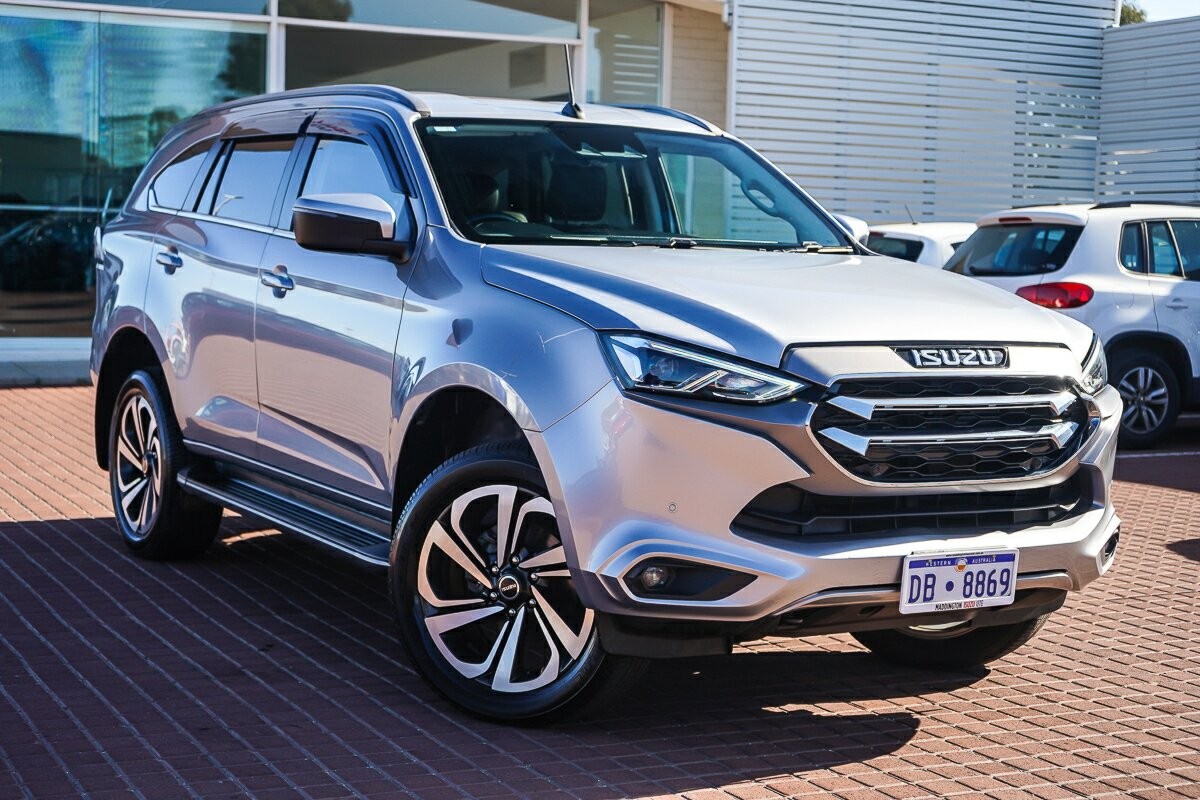 Isuzu Mu-x image 1