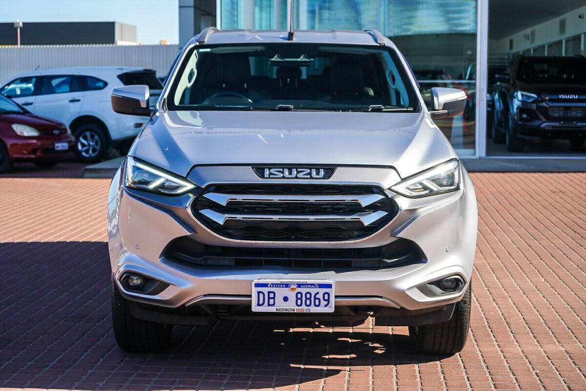 Isuzu Mu-x image 3