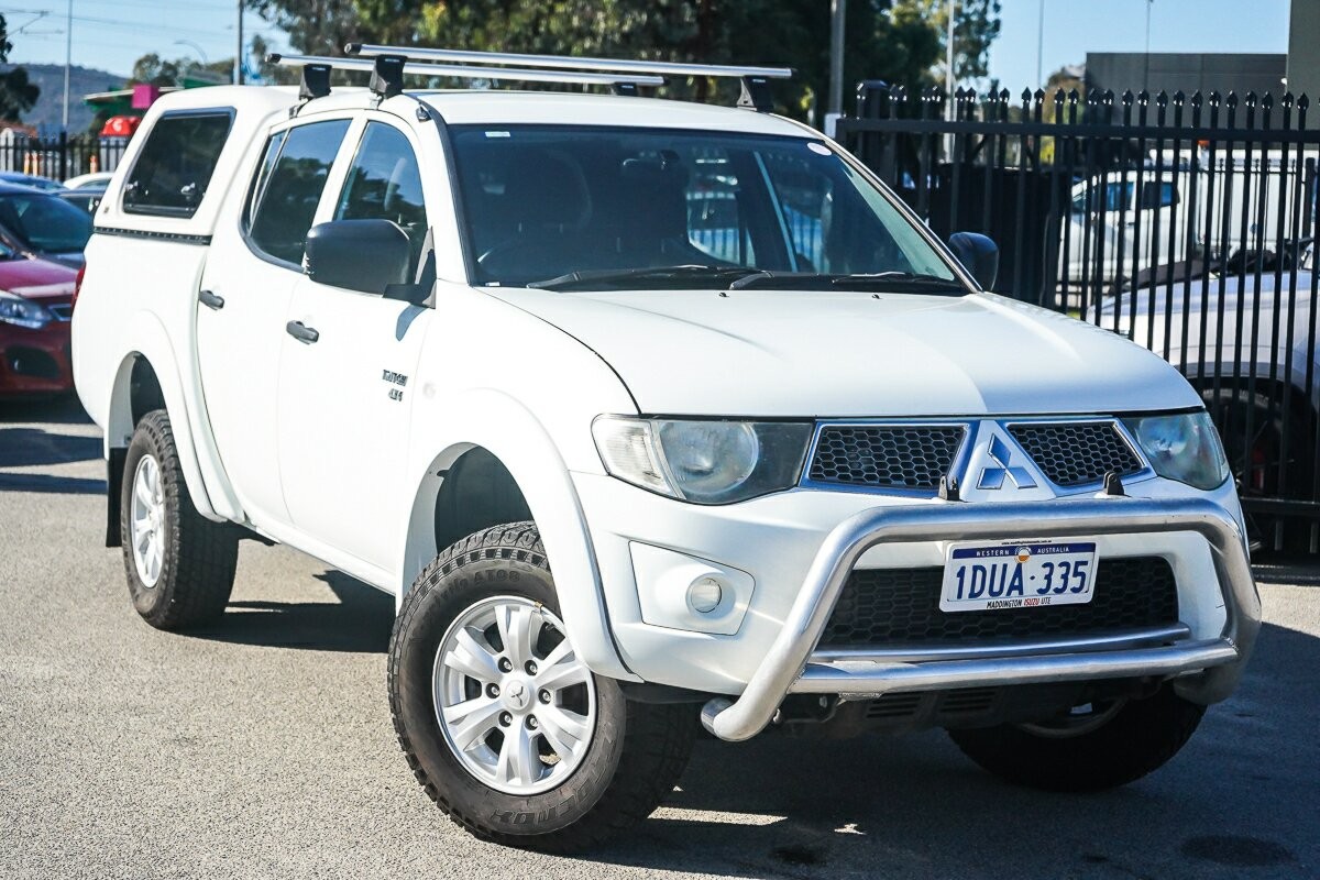 Mitsubishi Triton image 1