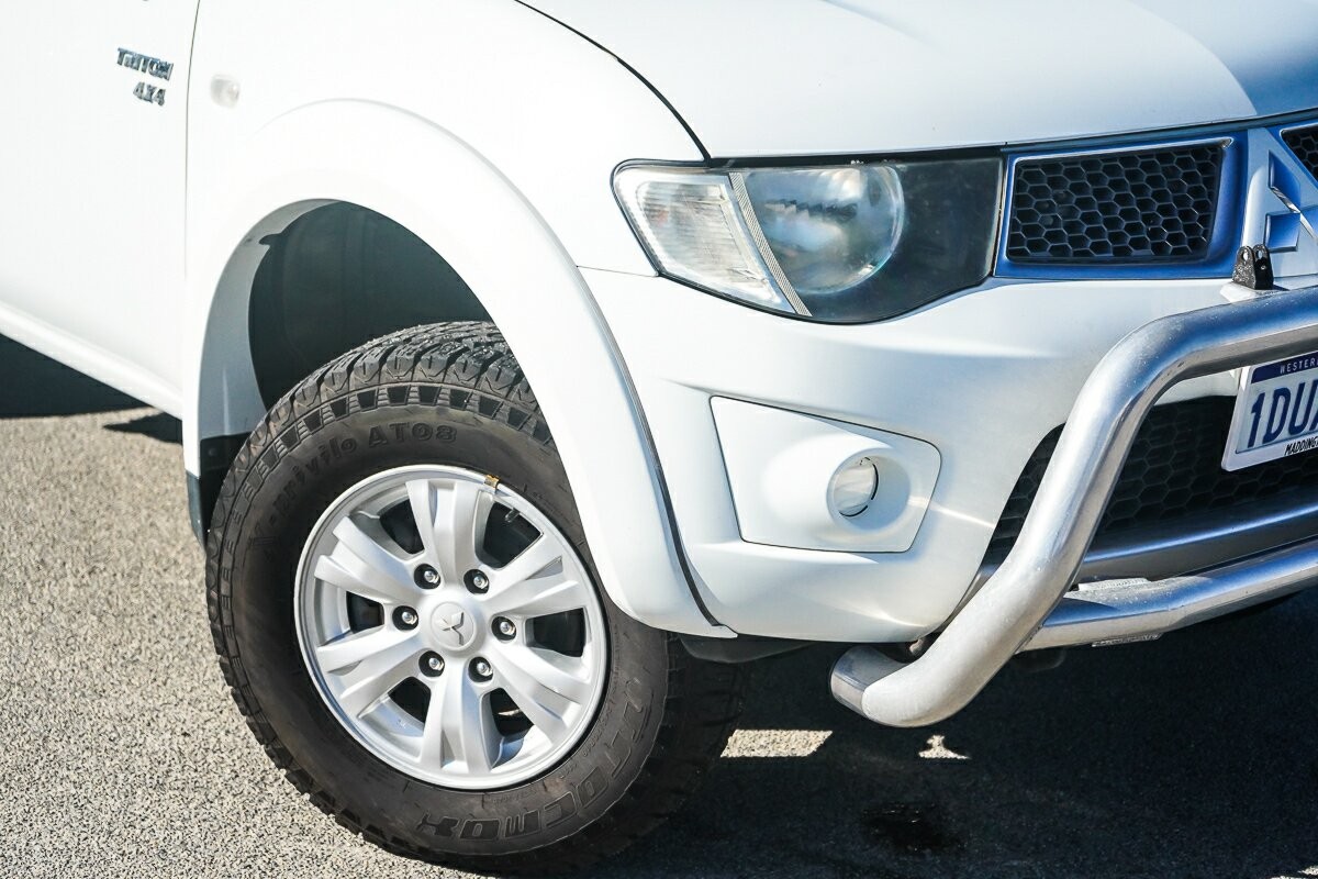 Mitsubishi Triton image 2