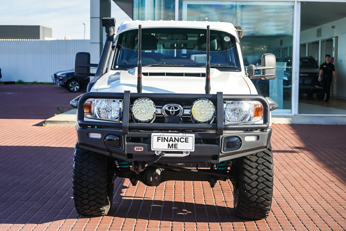 Toyota Landcruiser image 3