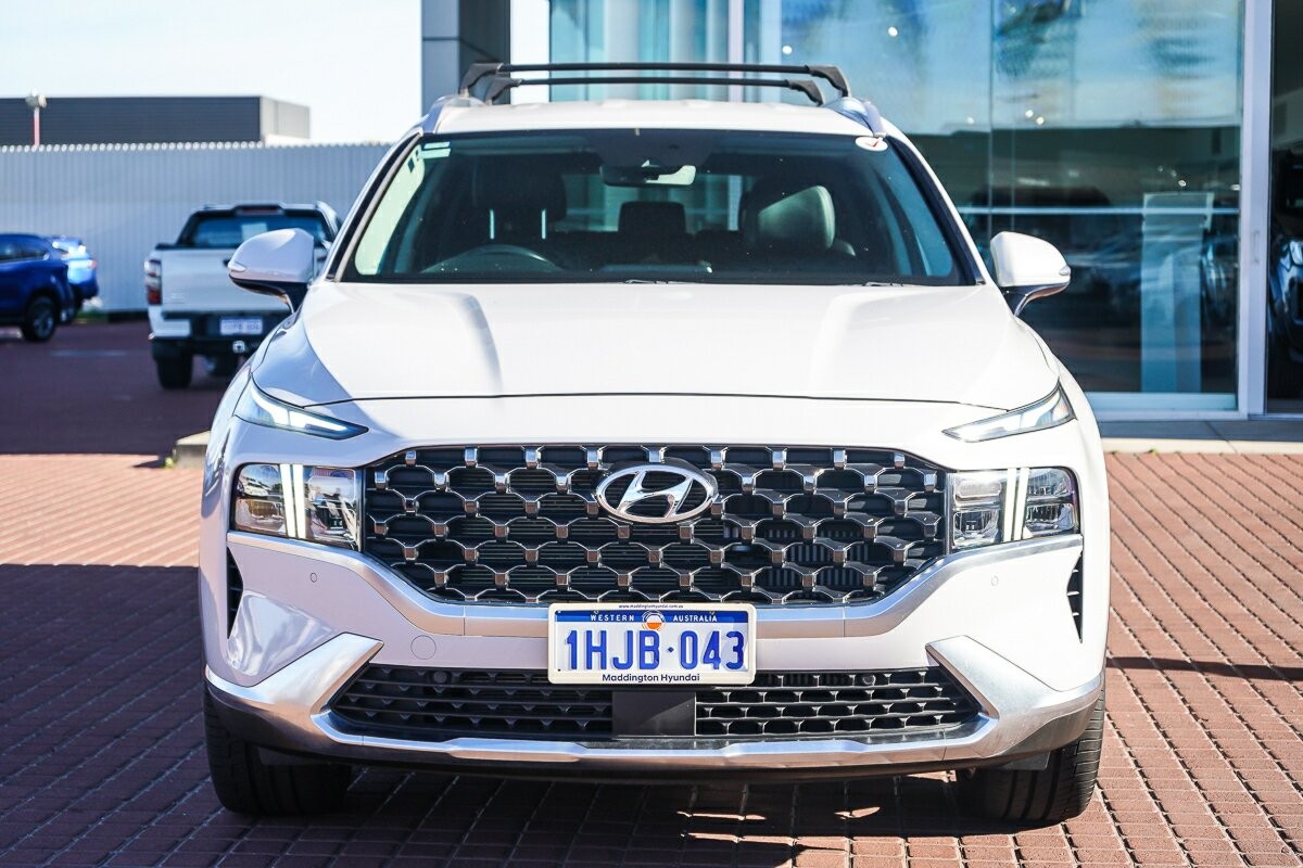 Hyundai Santa Fe image 3