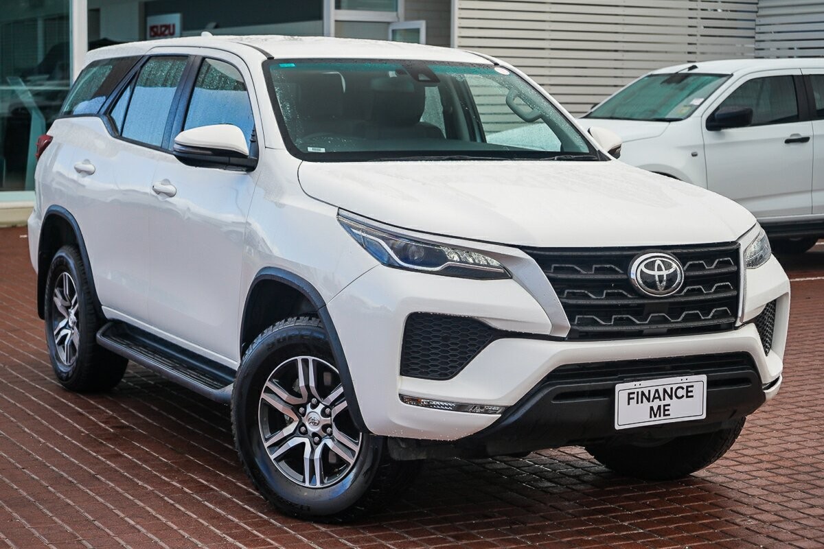 Toyota Fortuner image 1