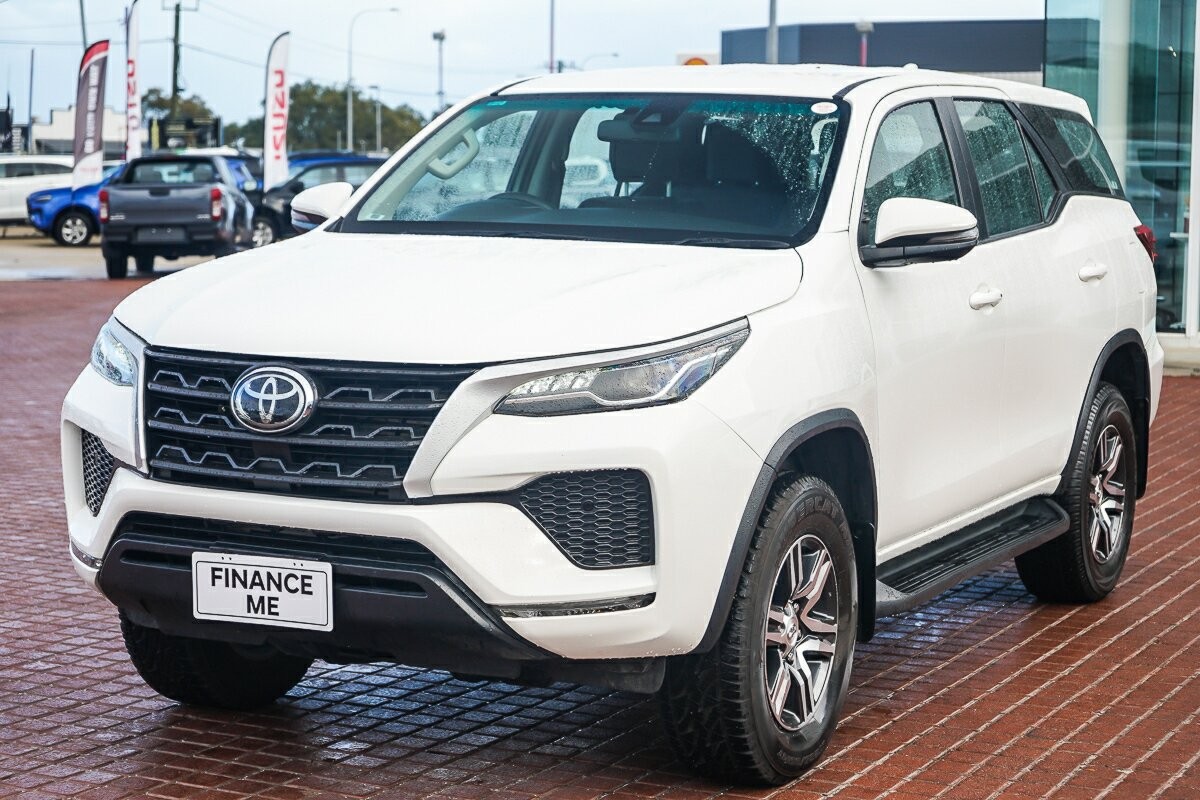 Toyota Fortuner image 4