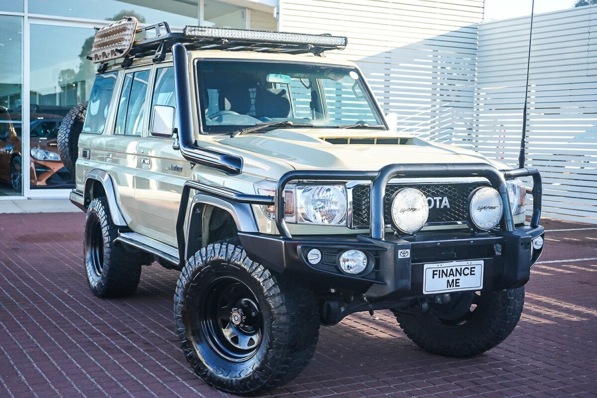 Toyota Landcruiser image 1