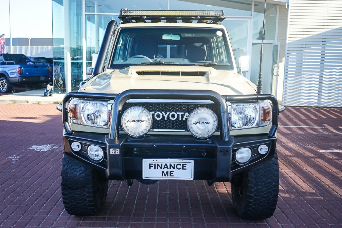 Toyota Landcruiser image 3