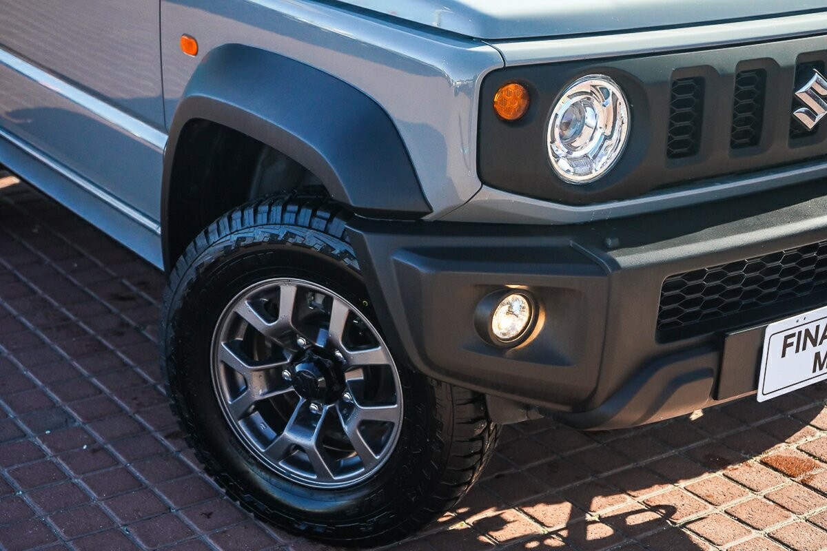 Suzuki Jimny image 2