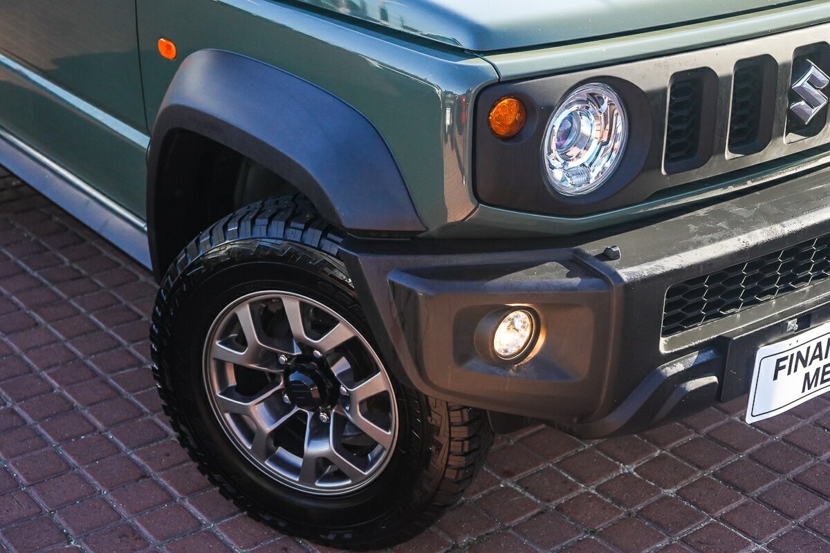 Suzuki Jimny image 2