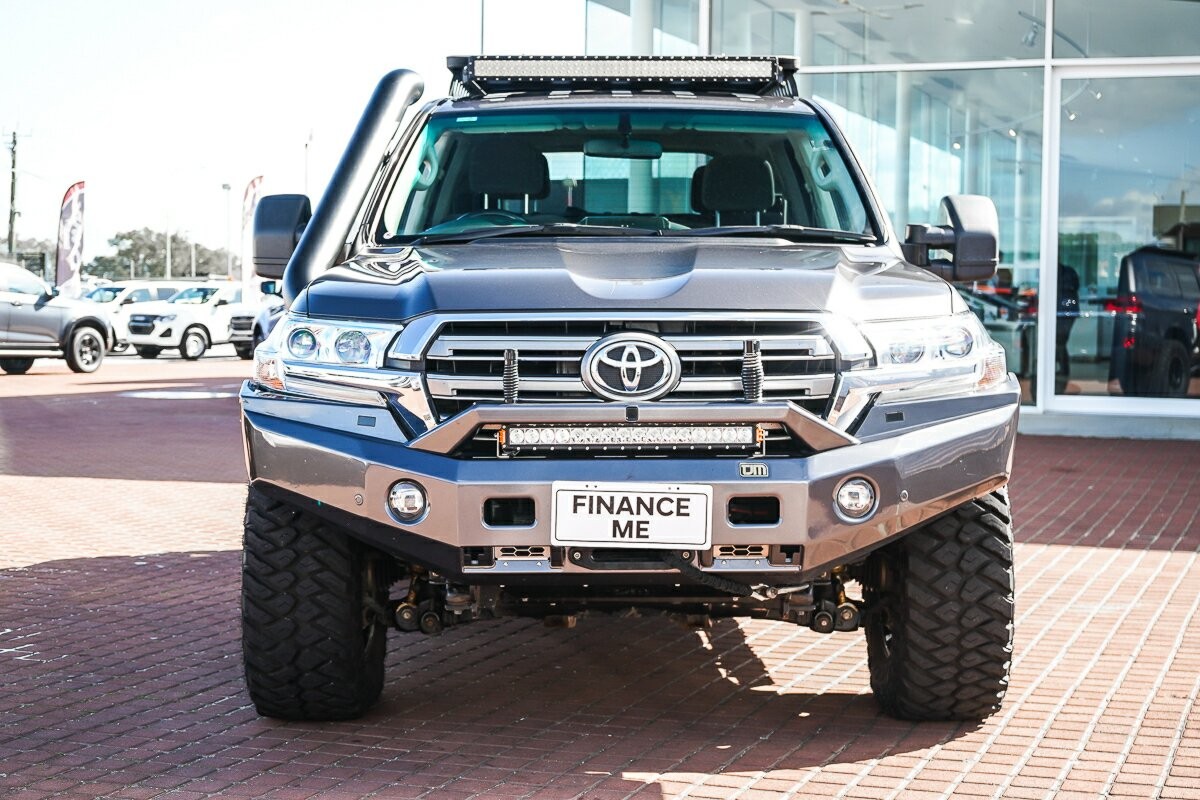 Toyota Landcruiser image 3