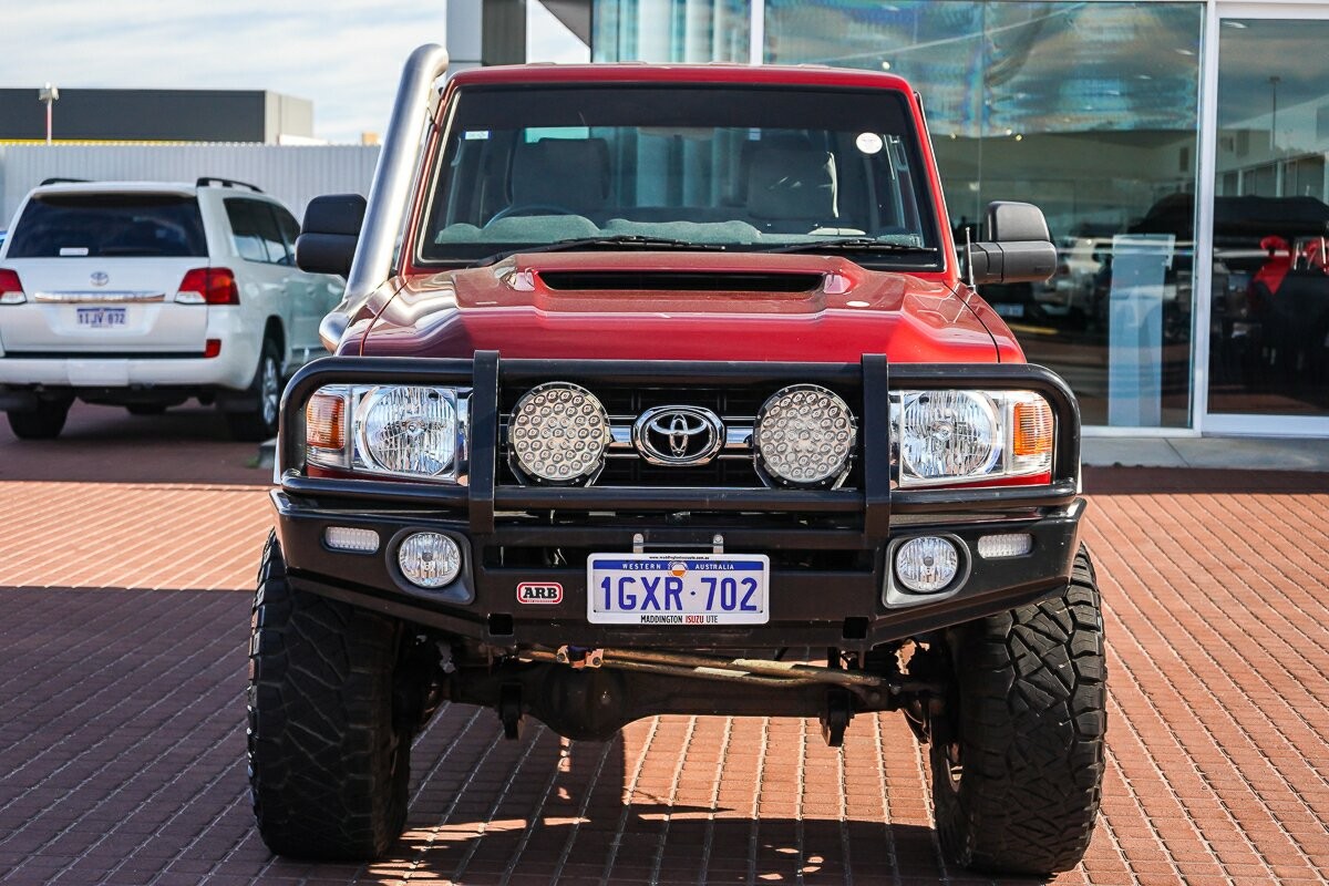 Toyota Landcruiser image 3