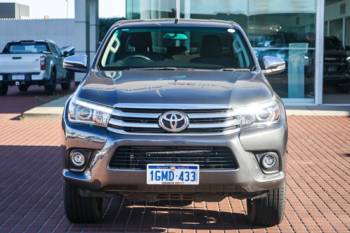 Toyota Hilux image 3