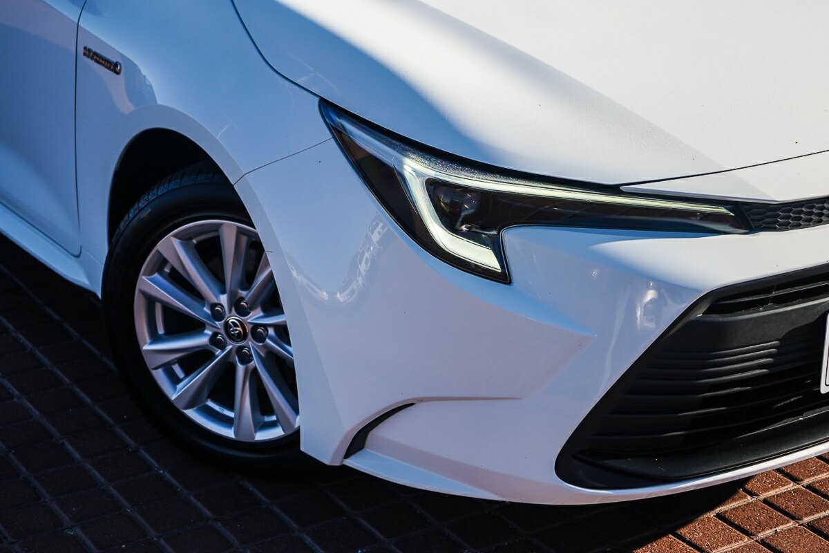 Toyota Corolla image 2