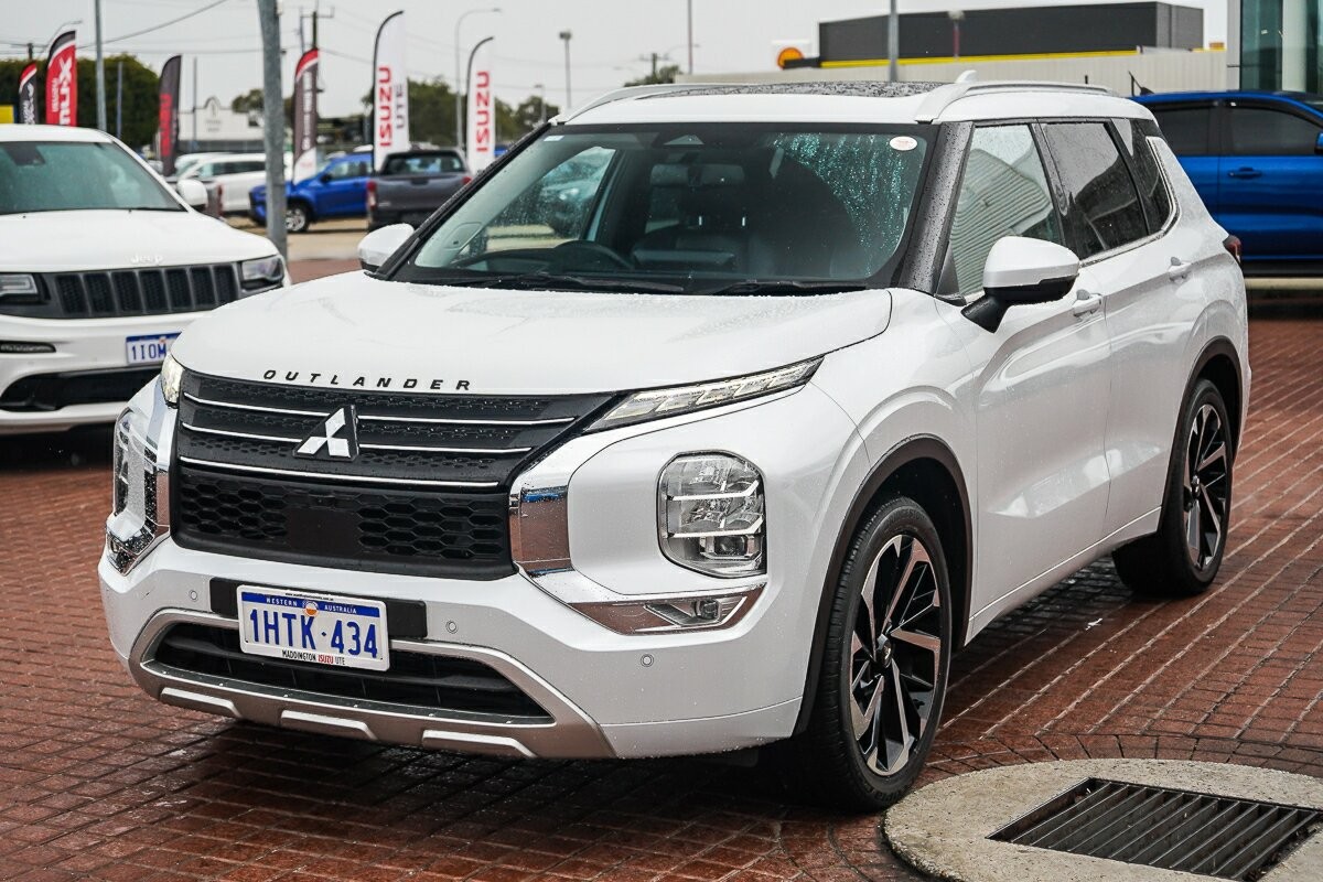 Mitsubishi Outlander image 4