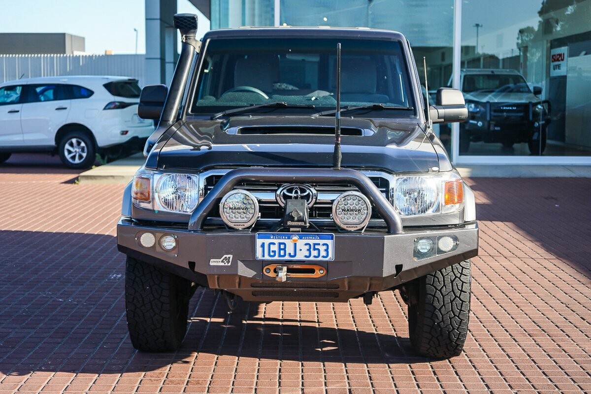 Toyota Landcruiser image 3
