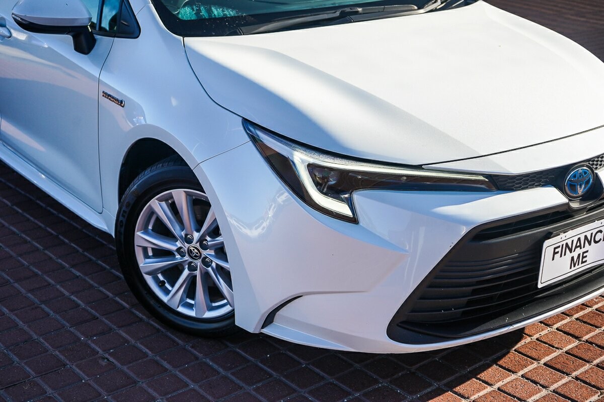 Toyota Corolla image 2