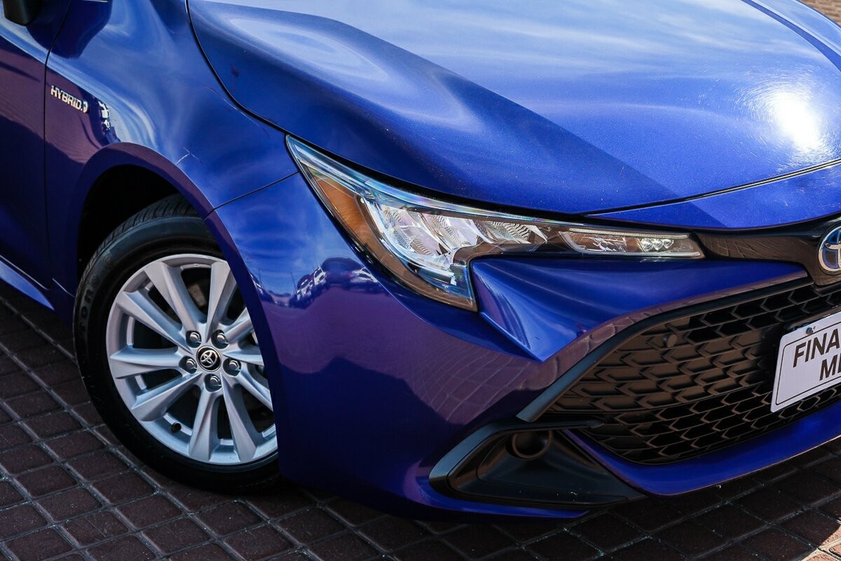 Toyota Corolla image 2