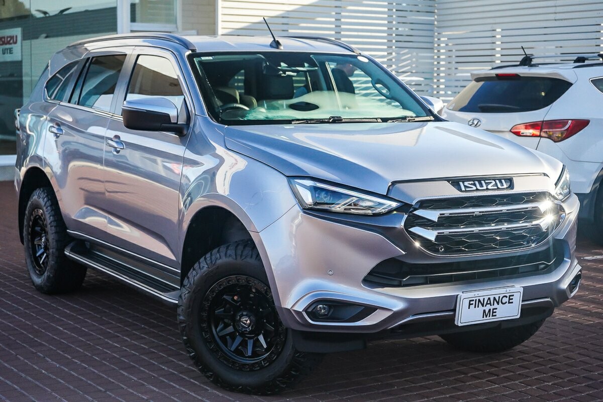 Isuzu Mu-x image 1