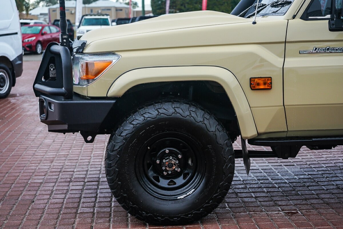 Toyota Landcruiser image 3