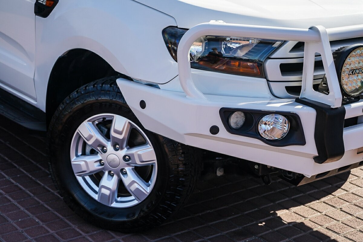 Ford Everest image 2
