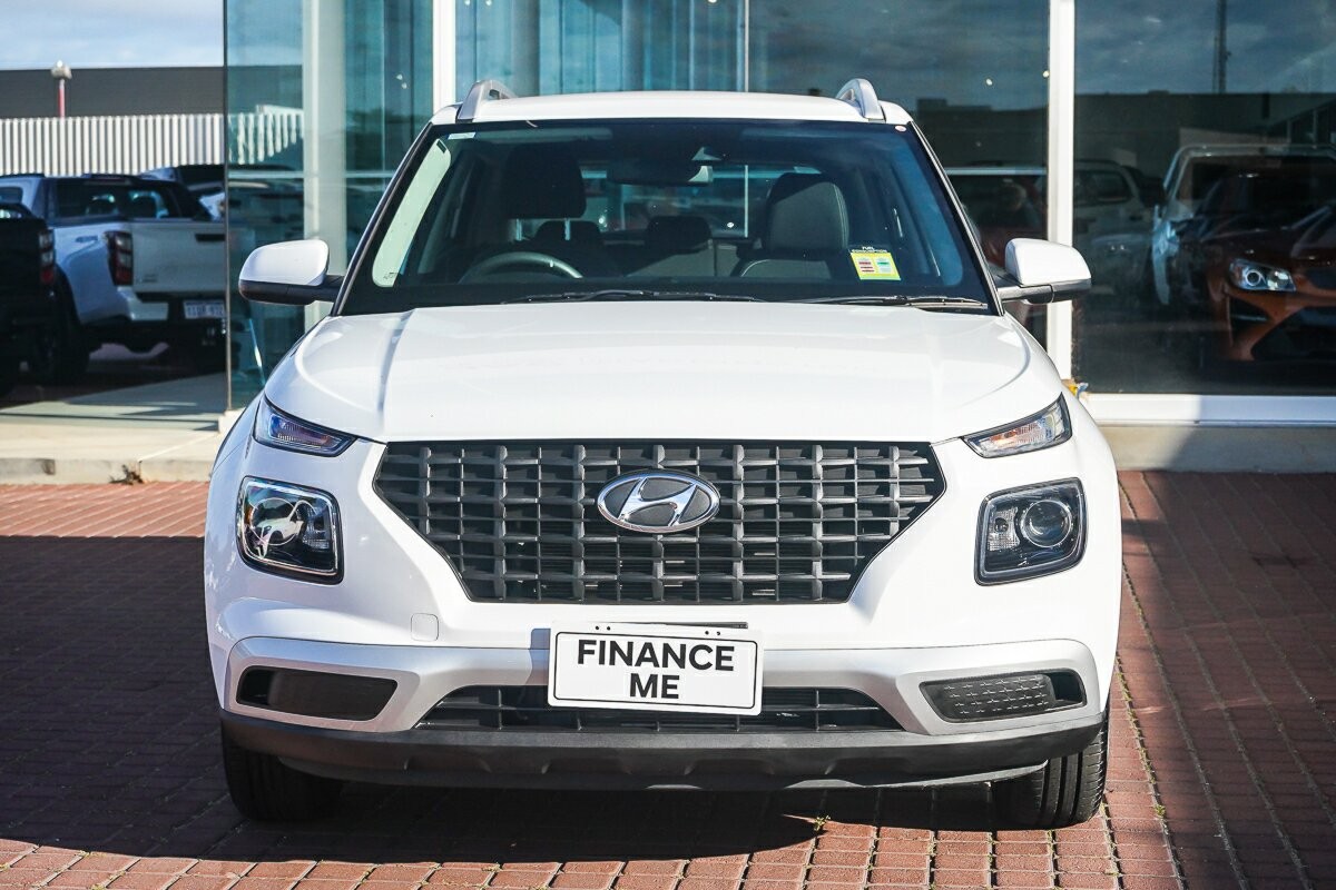 Hyundai Venue image 3