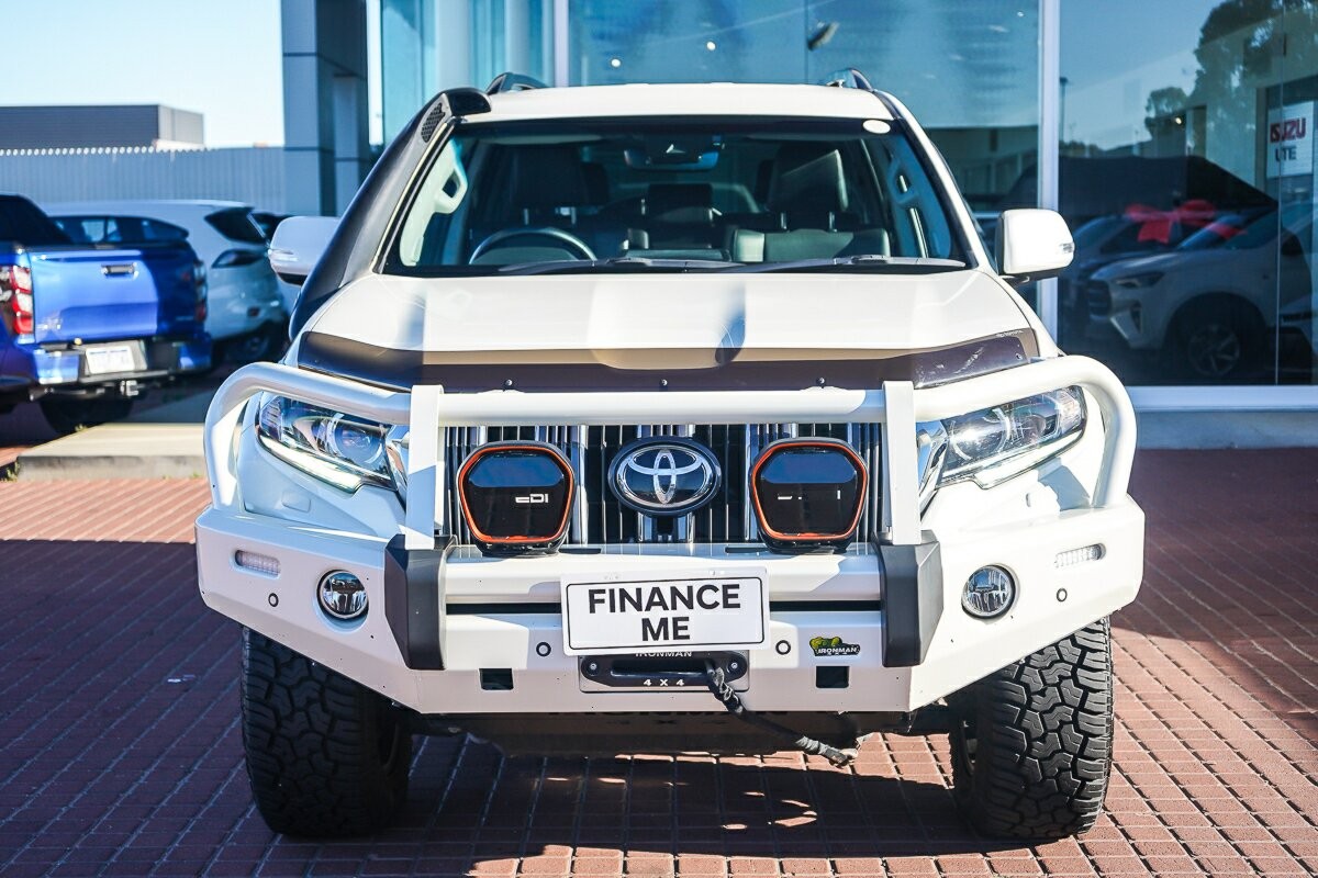 Toyota Landcruiser Prado image 3