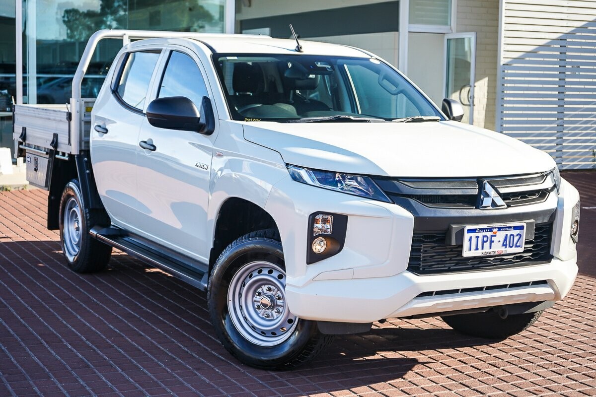 Mitsubishi Triton image 1