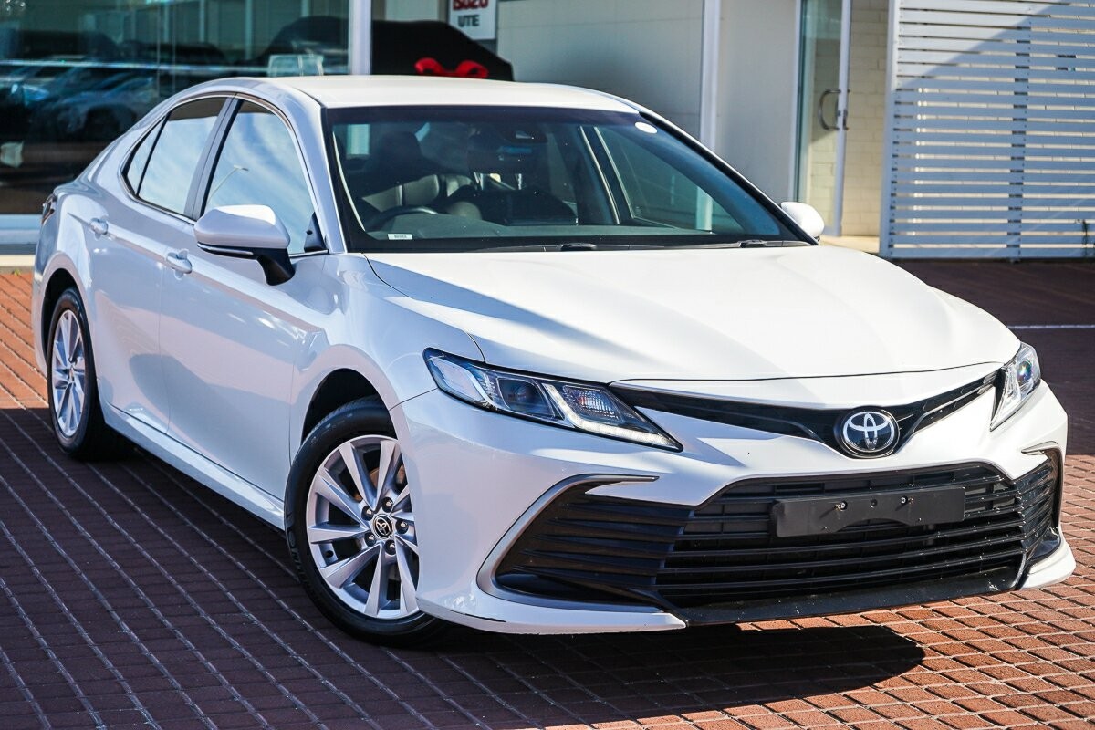Toyota Camry image 1